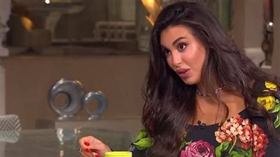 ياسمين صبري عن زوجة عادل إمام:«يا زين ما اختار»