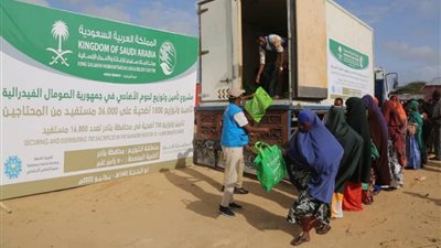مركز الملك سلمان للإغاثة يوزع لحوم الأضاحي في محافظات الصومال وباكستان