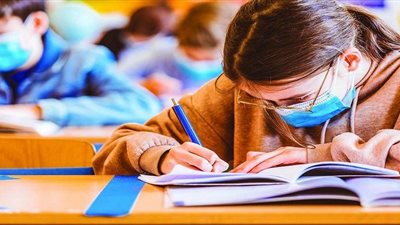مع قرب انتهائها.. خبير تعليمي يكشف سبب شكوى الطلاب من امتحانات الثانوية العامة 