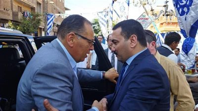 محافظ الشرقية يؤدي واجب العزاء في وفاة شقيقة مدير عام هيئة الأبنية التعليمية