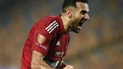 الأهلي يسحق الزمالك برباعية في ديربي القاهرة