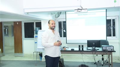 اختتام البرنامج التدريبي من مشروعات البحوث التنافسية بسوهاج
