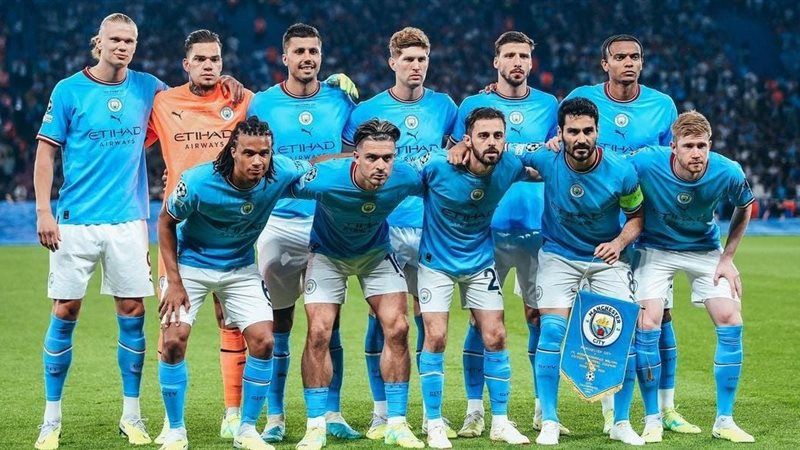 لاعبي فريق مانشستر