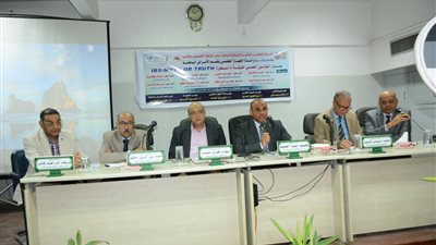 افتتاح اليوم العلمي الثامن لوحدة الجهاز الهضمى بجامعة أسيوط 