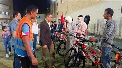 شباب ورياضة أسيوط توزيع 17 دراجة على أسر الشهداء 