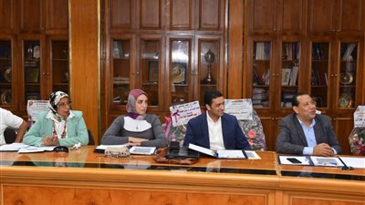 رئيس جامعة أسيوط يترأس اجتماع مجلس إدارة مركز دراسات المستقبل