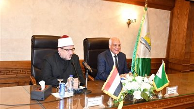 تفعيل 1700 جهاز أذان موحد.. وزير الأوقاف ومحافظ الجيزة يلتقيان قيادات الدعوة 