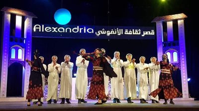 فنون العريش والتنورة التراثية تشعلان الأجواء بقصر ثقافة الأنفوشي 