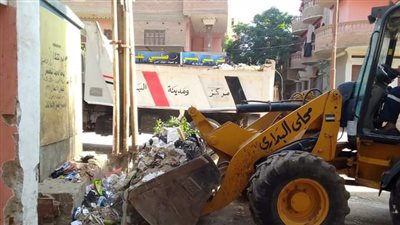 رفع 650 طن مخلفات وتسوية وتمهيد طرق خلال حملات نظافة بأسيوط 