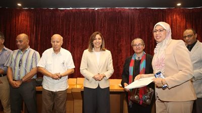 وزيرة الثقافة تُكرم الفائزين بمسابقات الدورة الأولى لجوائز المركز القومي للترجمة 