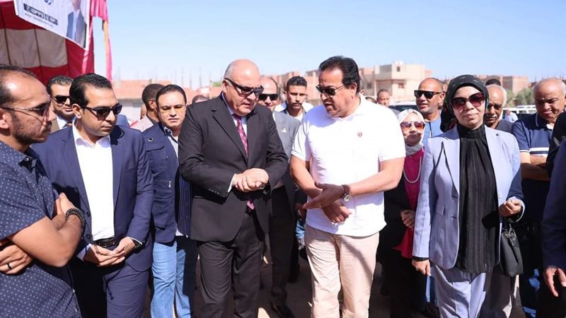 وزير الصحة يزور محافظتي
