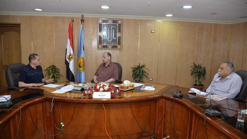 محافظ أسيوط ورئيس