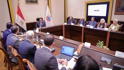 وزير الصحة يناقش مع شركة سانوفي مجال اكتشاف وعلاج الأمراض الوراثية النادرة 