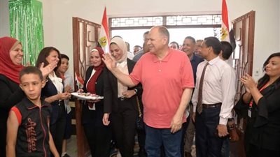 محافظ أسيوط يتفقد أعمال إنشاء الوحدة الصحية بقرية العفادرة 