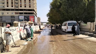 تكثيف حملات النظافة والإنارة بشوارع مغاغة بالمنيا.. ورفع 70 طن مخلفات