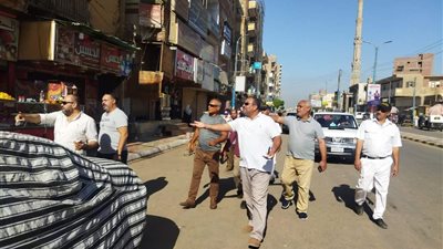رئيس مركز ومدينة أبو قرقاص يترأس حملة إزالة الإشغالات  
