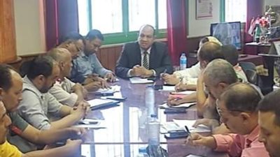 وكيل الشباب والرياضة بالمنيا يجتمع بمديري الإدارات 