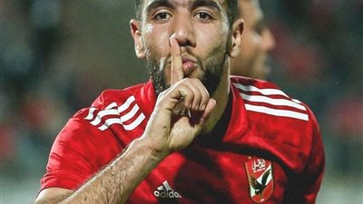 لماذا تأخر الأهلي في الإعلان عن رحيل أحمد القندوسي 