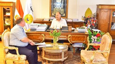 سعد يواصل لقاءته الدورية لبحث ومناقشة آخر المستجدات ملف الاستثمار والمناطق الصناعية  بمحافظة أسيوط 