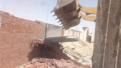 استمرار حملات ازالة التعديات على المباني بمدينة رأس سدر جنوب سيناء