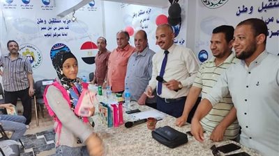 مستقبل وطن أسيوط يسلم نظارات طبية مجانية لعدد من المواطنين بمركز أبنوب 