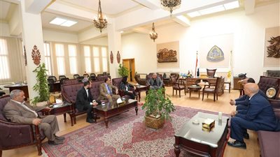 رئيس جامعة الزقازيق يستقبل وفد هيئة فولبرايت بمصر