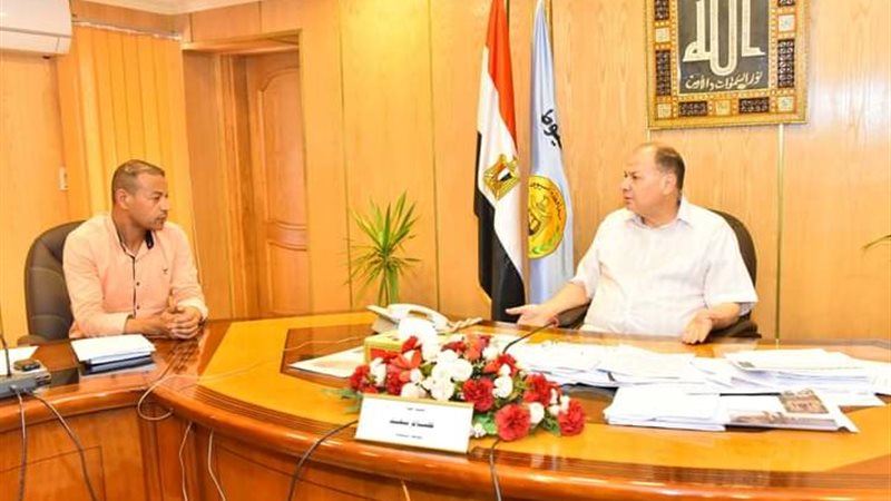 محافظ أسيوط يناقش