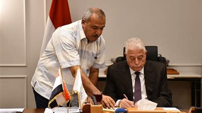 محافظ جنوب سيناء يصدق على 277 تصالح لمخالفات البناء بمدينة رأس سدر