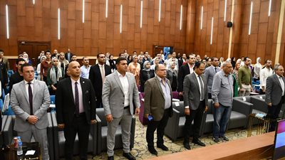من 27 محافظة.. فودة يلتقي 100 متدرب من أعضاء برنامج «دورنا»