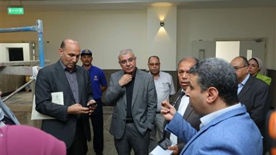 رئيس جامعه الزقازيق يتفقد استعدادات بدء الدراسة بالجامعة الأهلية