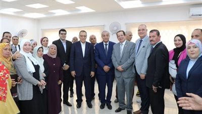 وزير التموين ومحافظ الشرقية يفتتحان مجمع الخدمات التموينية بالعاشر من رمضان