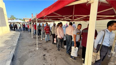 توافد  كثيف لعمل التوكيلات بالشهر العقاري بالرحاب لترشيح السيسي