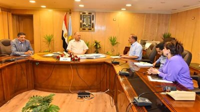 سعد يتابع مشروعات مياه الشرب والصرف الصحي بقرى أسيوط 