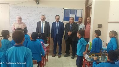 رئيس جهاز مدينة النوبارية ورئيس مجلس الأمناء والقيادات التعليمية والتنفيذية يتفقدون عددا من المدارس لتهنئة وتشجيع الطلاب والمدرسين في أول يوم دراسة 