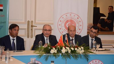مصر وتركيا تباشران إجراءات بدء التبادل التجاري بالعملات المحلية
