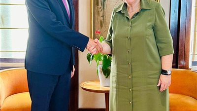 سفير  مصر  لدى أثينا يلتقى  وزيرة الثقافة اليونانية، لمناقشة العلاقات الثقافية بين البلدين 