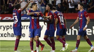 لامين يامال وليفاندوفسكي يقودان هجوم برشلونة أمام إشبيلية بالدوري الإسباني 