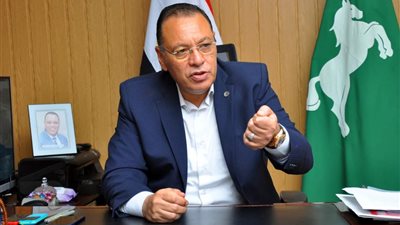 ضبط طن سكر و60 لتر زيت طعام مجهول المصدر خلال حملات رقابية وتفتيشية بنطاق مركز كفر صقر