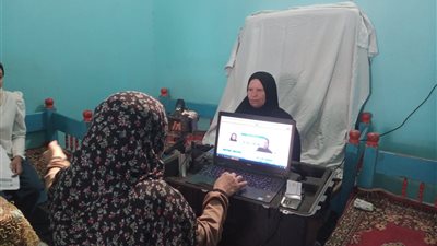 «القومي للمرأة» بأسيوط يستخرج 80 بطاقة رقم قومي للسيدات بمركز أبوتيج 