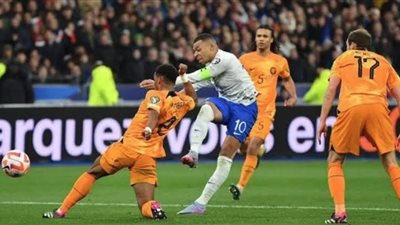 فرنسا تضرب هولندا بهدفين وتتأهل لبطولة أمم أوروبا للمرة الـ 11 في تاريخها