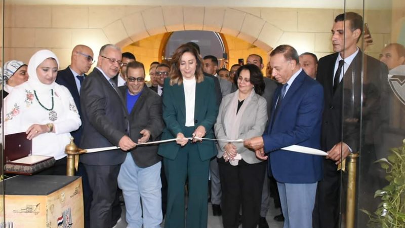 افتتاح ملتقى القاهرة