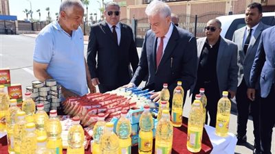 محافظ جنوب سيناء يتفقد قافلة بيع منتجات جهاز مشروعات الخدمة الوطنية بطور سيناء بنسبة تخفيض من 25 الي 30 % ويعطي إشارة البدء لتغطية مدن المحافظة 
