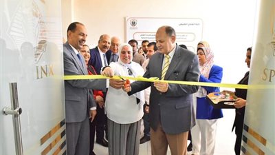 سعد  يفتتح العيادة الخارجية بكلية العلاج الطبيعي بجامعة سفنكس بأسيوط الجديدة