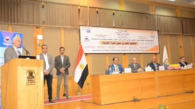 جامعة أسيوط تعقد حلقة نقاشية تحت عنوان التعليم الطبي في عيون خبراء التربية