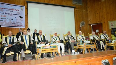 جامعة أسيوط تشهد حفل تخريج الدفعة السادسة من طلاب كلية طب الأسنان 