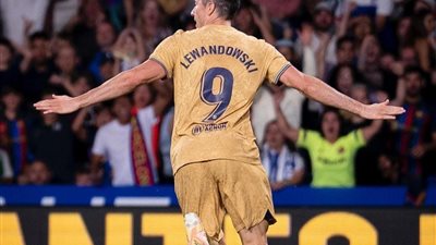 ليفاندوفسكي يقود تشكيل برشلونة المتوقع أمام شاختار بدوري أبطال أوروبا 