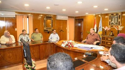 محافظ أسيوط يلتقى أعضاء فريق مراكز شباب مصر 