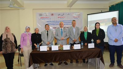 جامعة أسيوط تنظم ندوة تثقيفية لطلابها حول التوعية السياحية تنير العقول بكليات الحقوق والتربية للطفولة المبكرة 