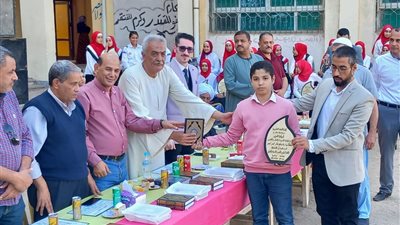إدارة الصف التعليمية بالجيزة تكرم 48 طالبا من الأوائل وحفظة القرآن الكريم بمدرسة نزلة سلام الاعدادية