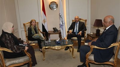 وزير النقل يلتقي نائب رئيس بنك الاستثمار الأوروبي EIB 